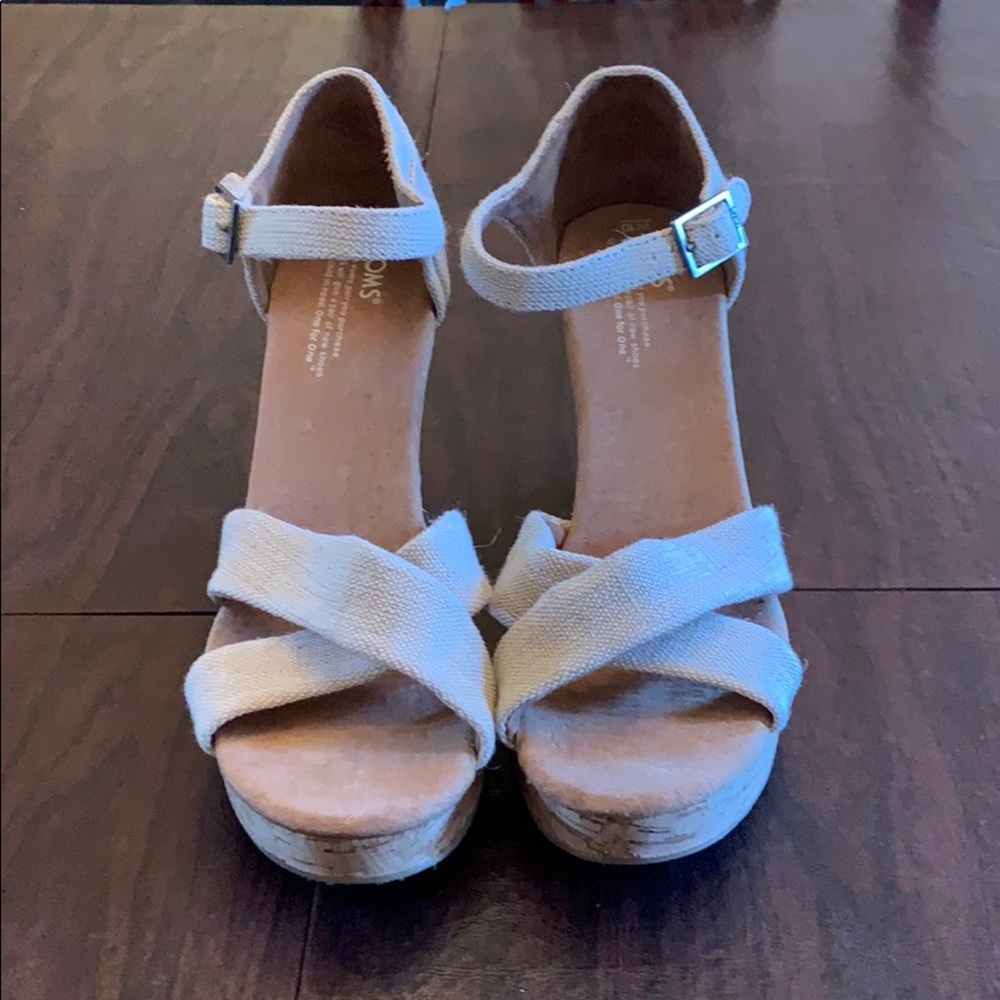 Never Worn Toms Wedge Sandal